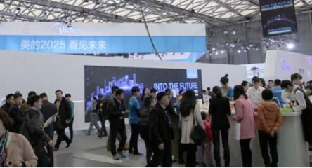 從智能產(chǎn)品到智能工廠 美的空調(diào)引領(lǐng)智能競賽與會展服務(wù)創(chuàng)新